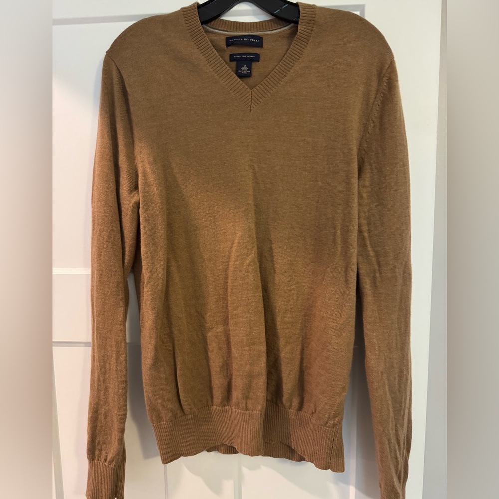 Banana Republic Men's Camel V-Neck Sweater